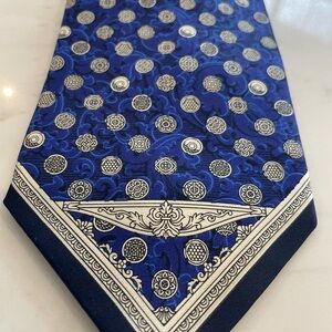 Vintage Silk Gianfranco Ferre Blue and White Patterned Tie
